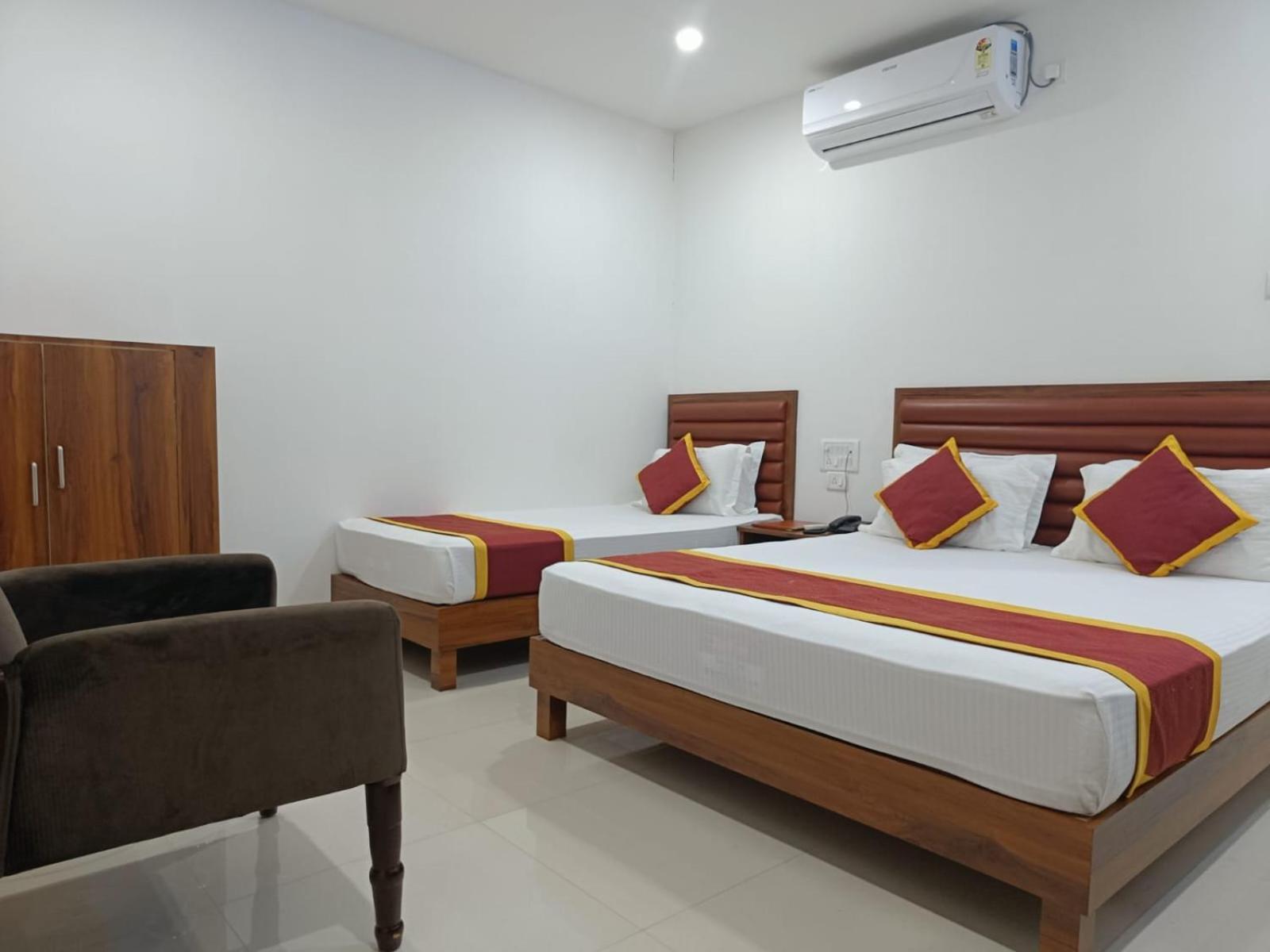 Hailakandi Hotel Executive Inn מראה חיצוני תמונה