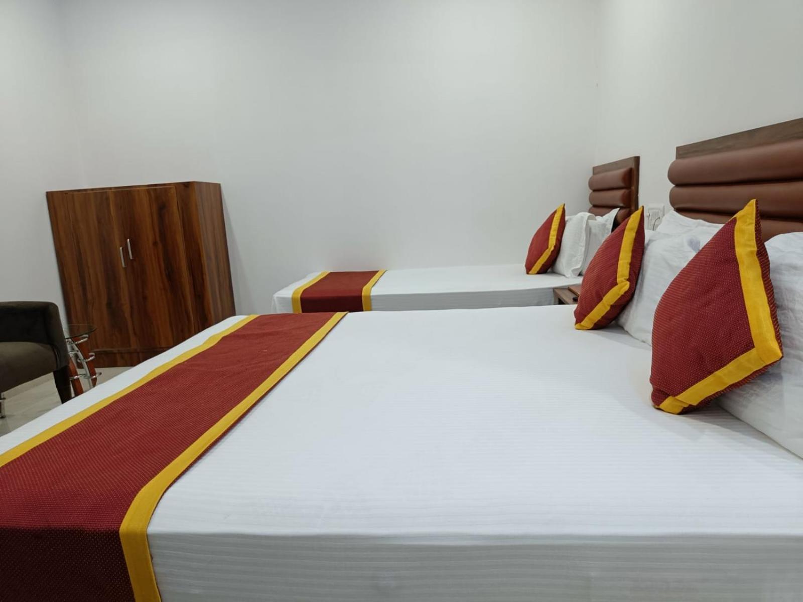 Hailakandi Hotel Executive Inn מראה חיצוני תמונה