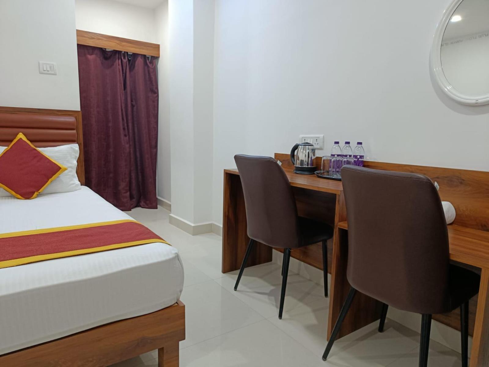 Hailakandi Hotel Executive Inn מראה חיצוני תמונה