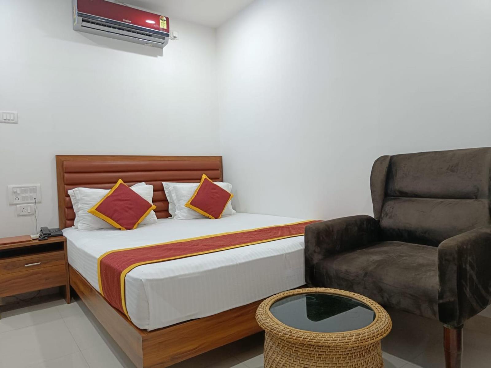 Hailakandi Hotel Executive Inn מראה חיצוני תמונה