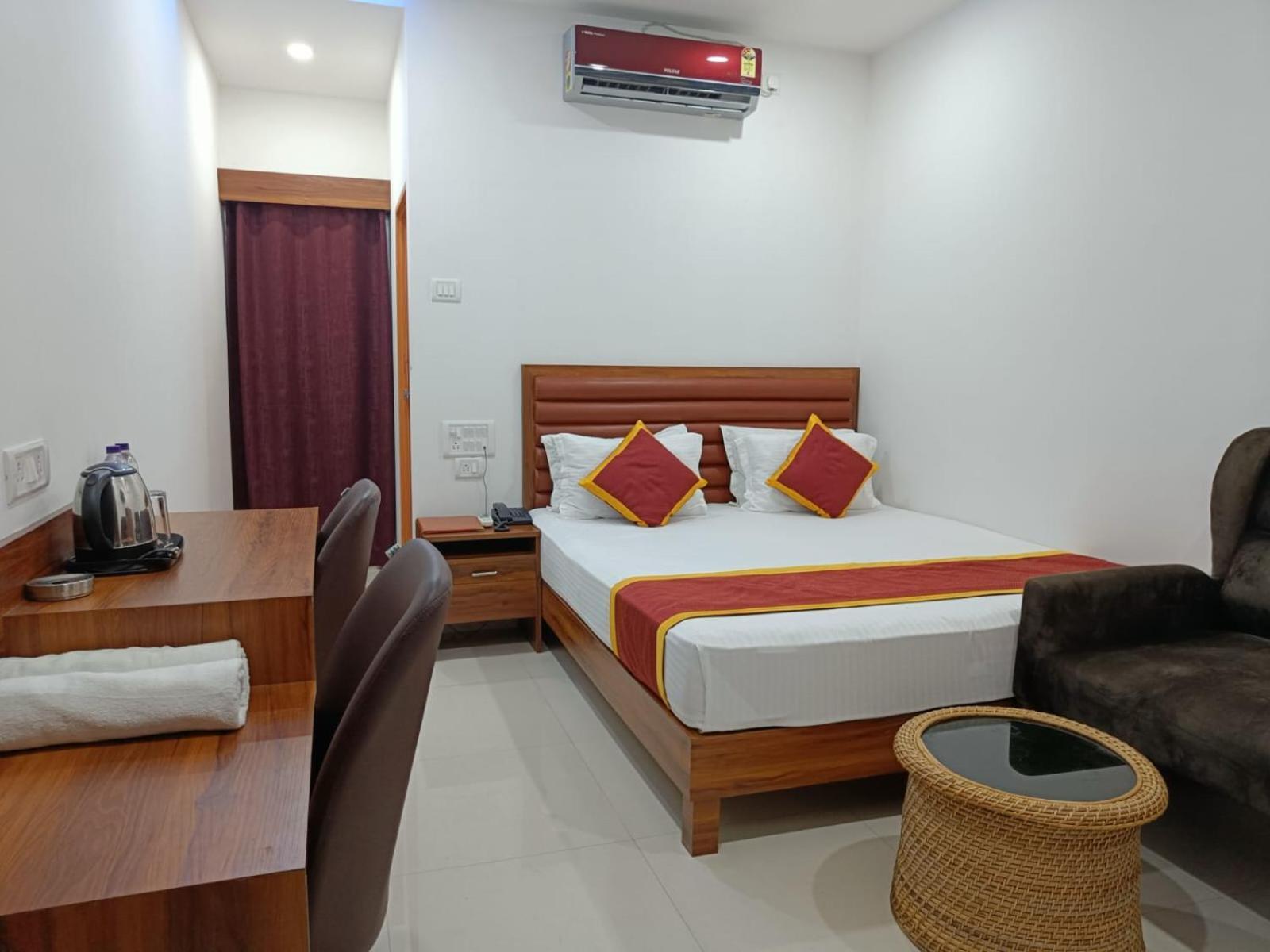 Hailakandi Hotel Executive Inn מראה חיצוני תמונה