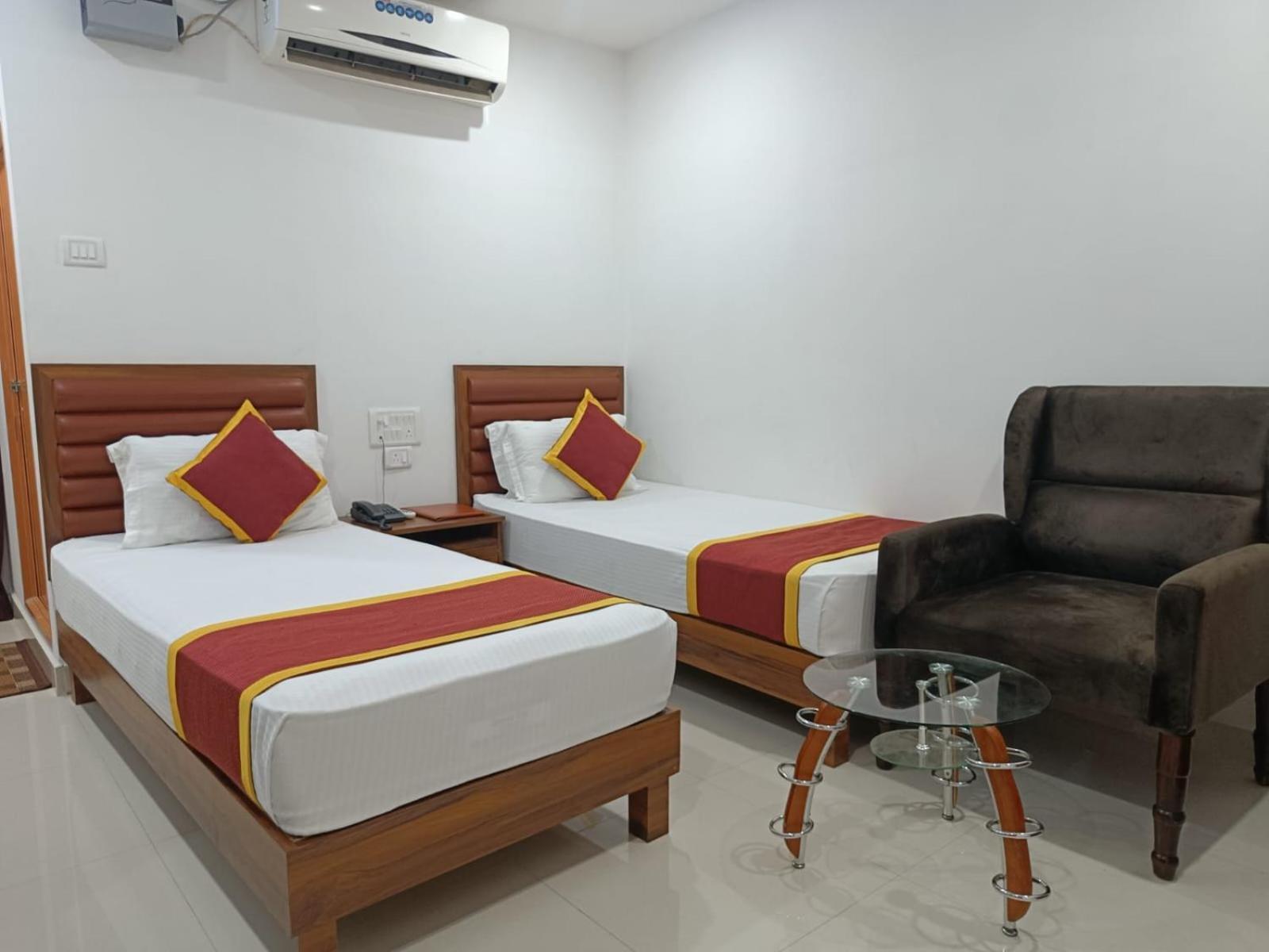 Hailakandi Hotel Executive Inn מראה חיצוני תמונה